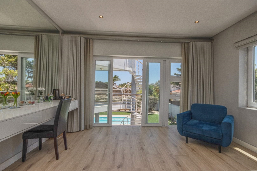 4 Bedroom Property for Sale in Sunset Beach Western Cape